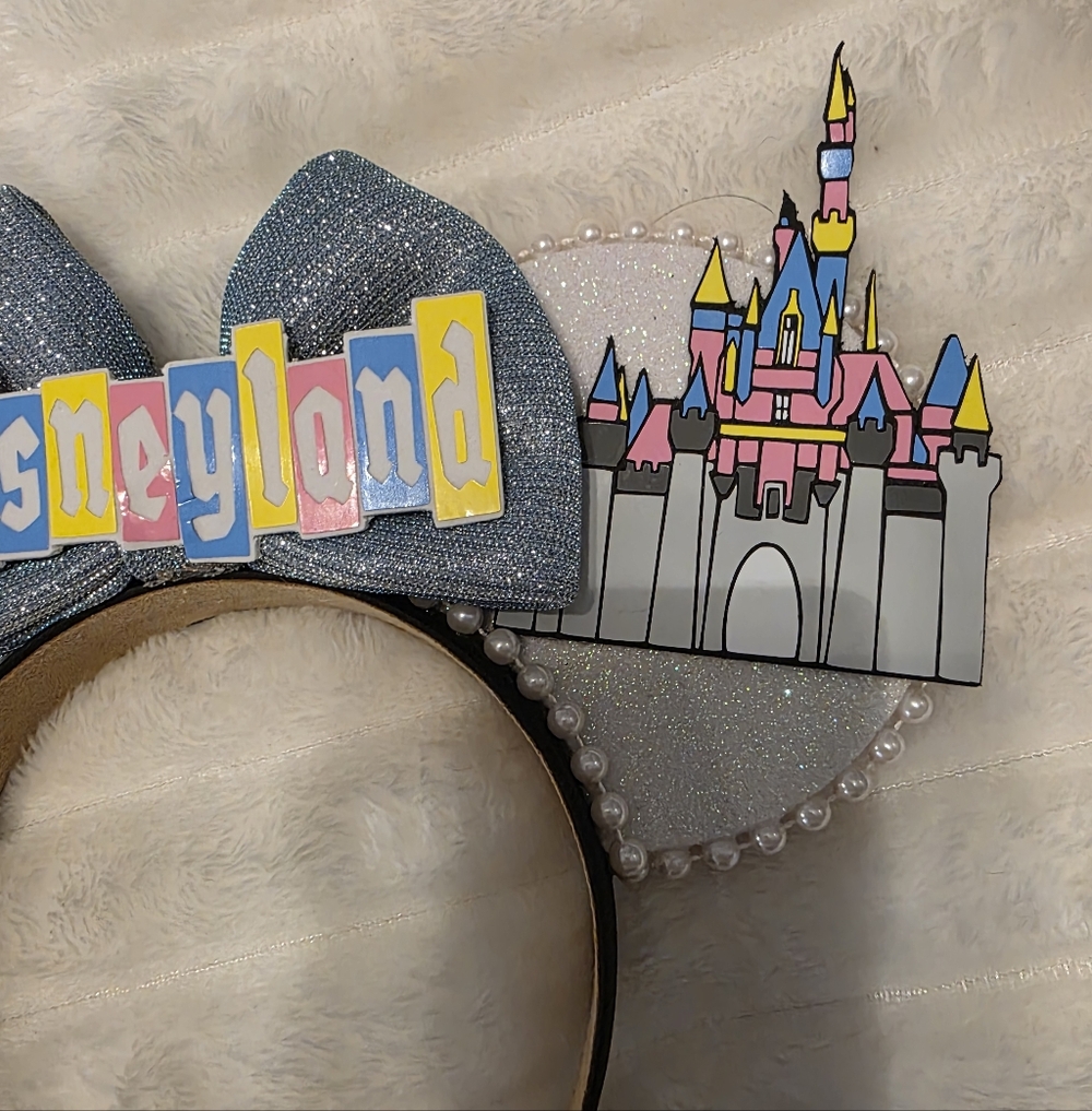 Disneyland  Ears Themed with Castle and Balloons (Handmade) NWOT - Picture 4 of 5